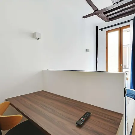 Apartment Relaxing Urban Getaway, Notre Dame De